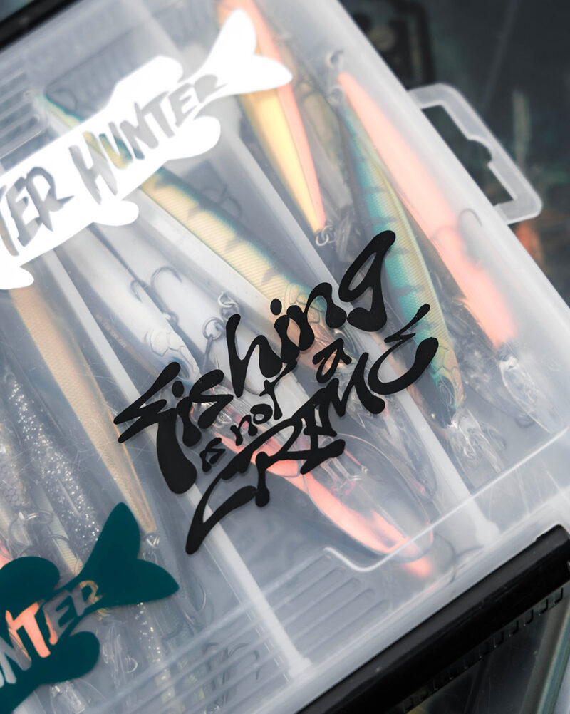 DSC01342 Stickers Fishing is not a crime Noir